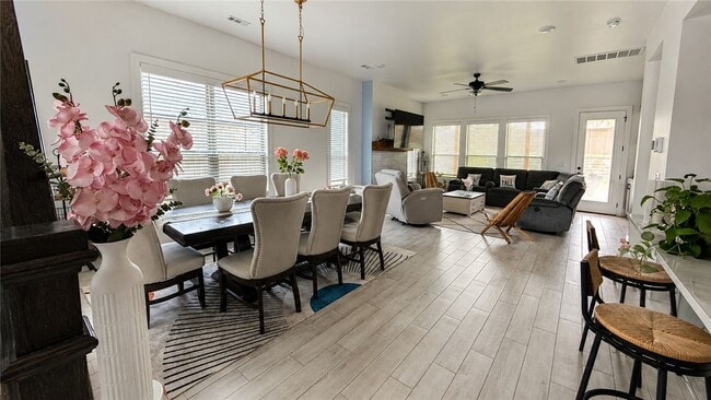 1405 George Robbins Ln