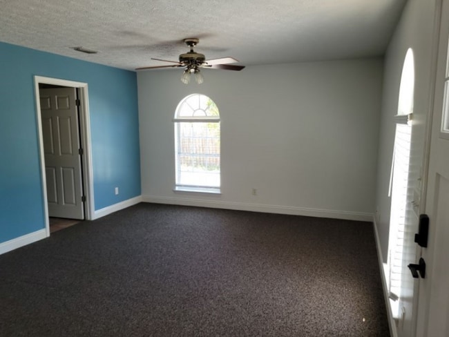 Photo - 16817 Lisbon Ave