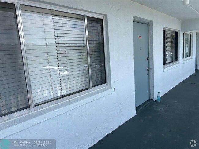 Building Photo - 2200 Springdale Blvd Unit 203 Rental