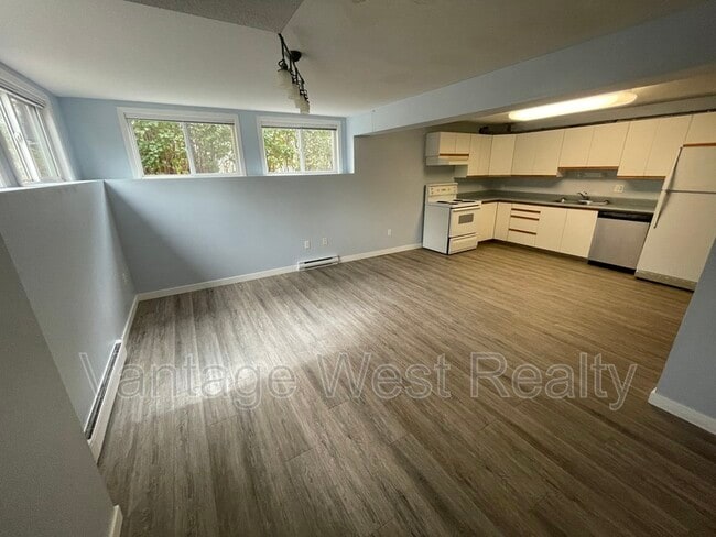 2433 Sexsmith Rd