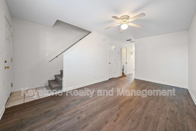 3312 Royster Ln