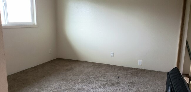 Photo - 1669 Salishan St SE