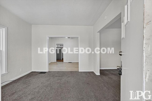 Photo - 1434 Kedron St