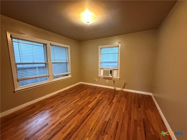 Photo - 555 N Union Ave