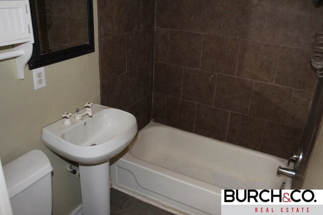 Photo - 2 Bedroom/ 1Bath Available