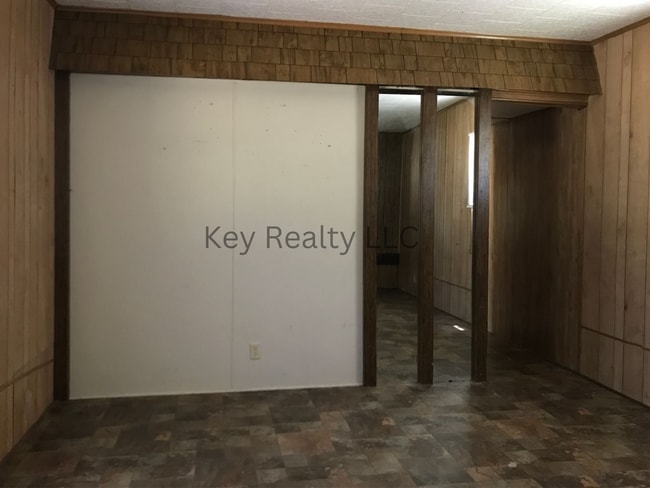 Photo - 48 Little John Ln