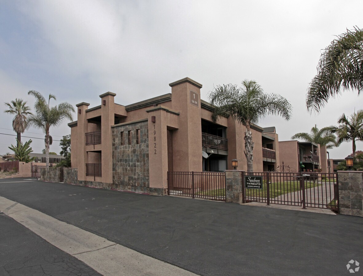 Seashore Apartments - Seashore Apartments