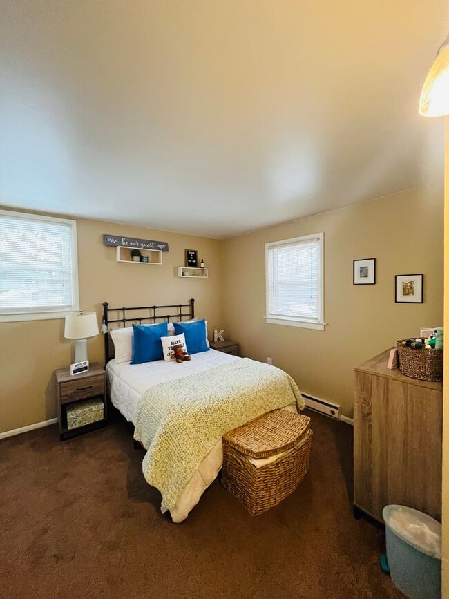 Photo - Beautifully Remodeled 2BR home in great neighborhood (Guilderland Schools) Unit 21 The Concourse