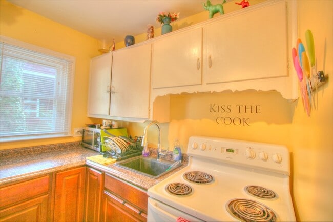 Photo - Splendid 2 Bed, 1 Bath Duplex by Northgate Park!