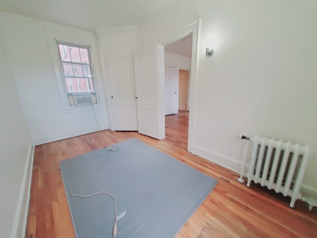 639 Summer St Unidad Q