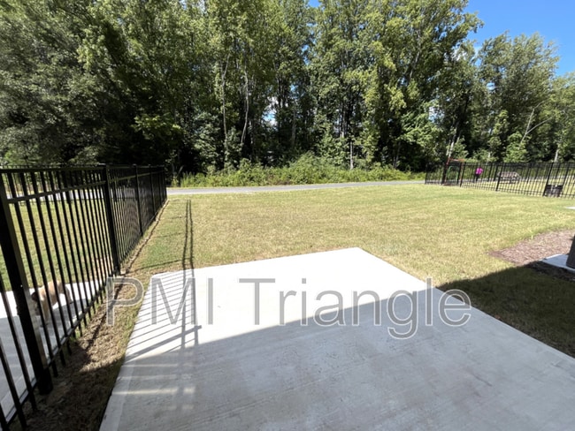 Photo - 272 Shingle Oak Rd