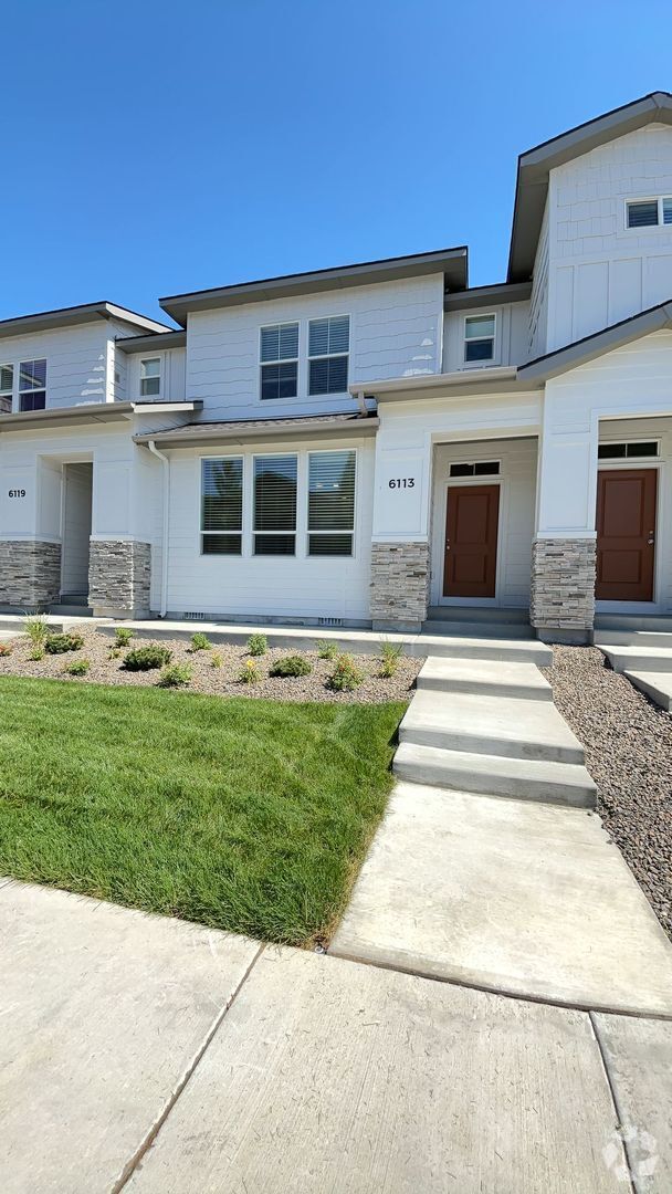 Building Photo - Roe Street Townhomes