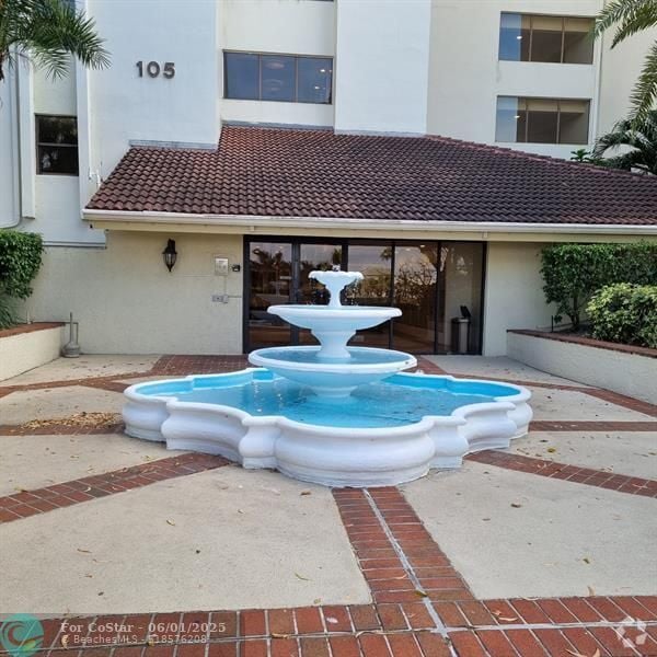 Building Photo - 105 Lake Emerald Dr Unit 416 Rental