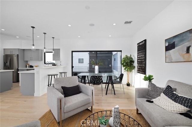 229 N Burlington Ave