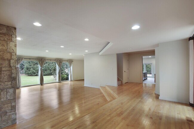 Photo - 5330 Wind Point Rd