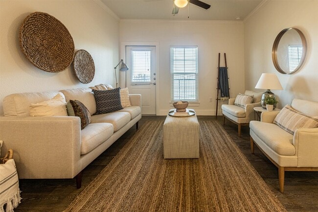 Photo - 6002 Greenwood Dr