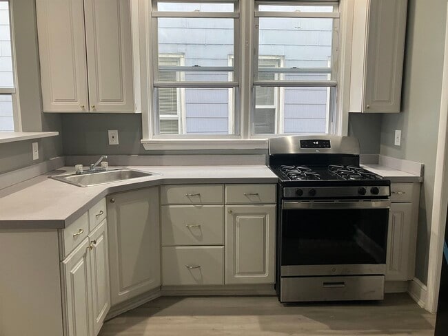 Photo - 593 Avenue A Unit 1