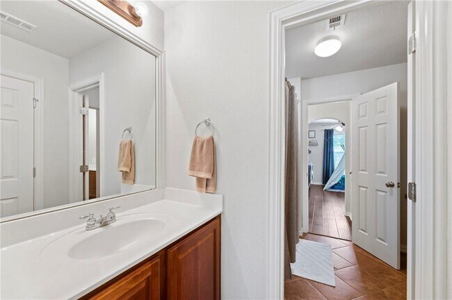 Photo - 2105 Bindon Dr