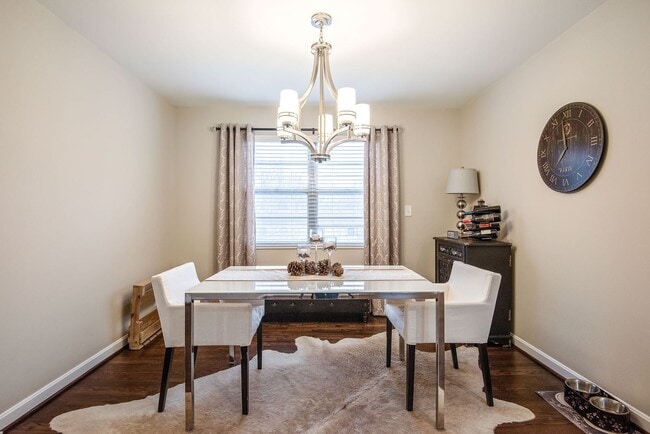 Photo - 7622-7624 MAIN STREET Unit 7622