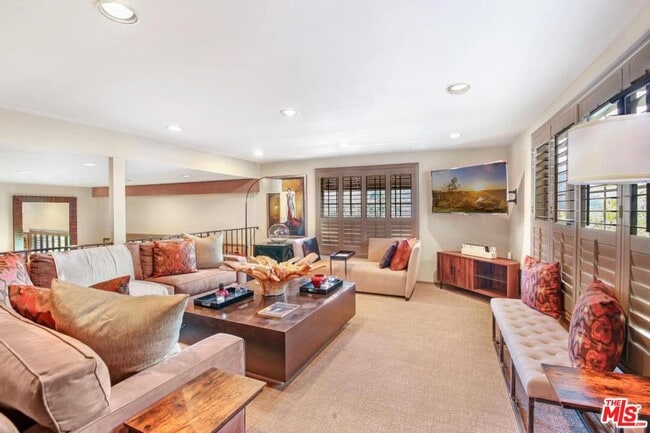 Photo - 3200 Primera Ave