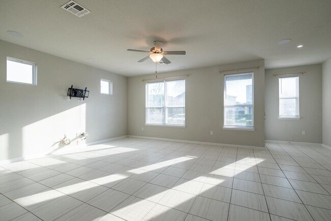 Photo - Modern Comfort Meets Stylish Serenity: Your Dream Home Awaits at Goodnight Ranch! Unidad B