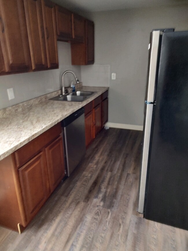 Photo - 10 Nardin Dr Unit B