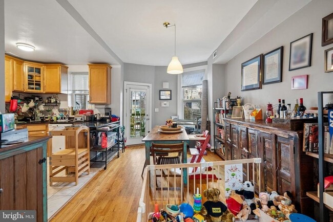 Photo - 1373 Quincy St NW