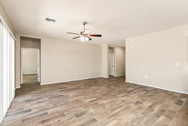 7471 W Calle Aragon
