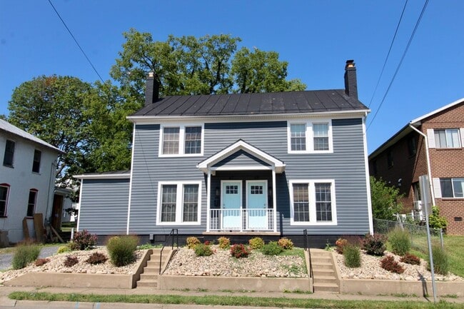 Photo - 49 N High St