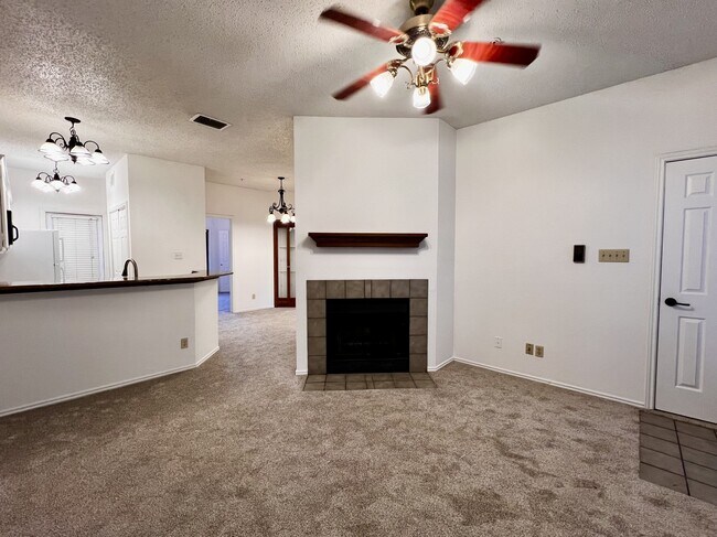 Photo - 4800 W Lovers Ln