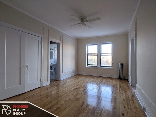 Building Photo - 4851 N Damen Ave Unit 311