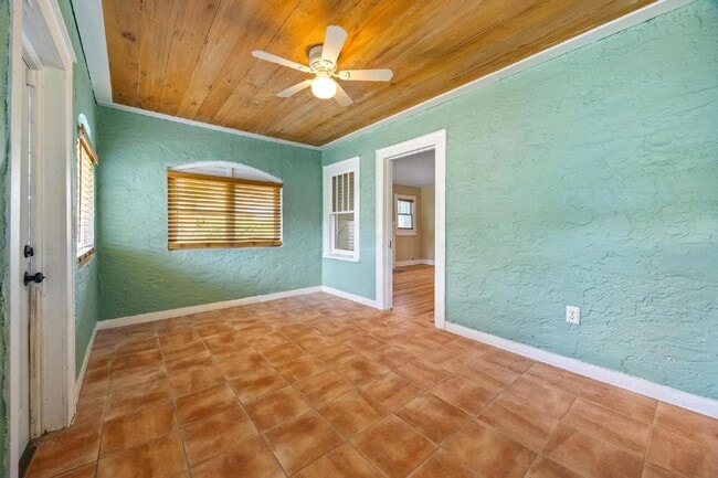 Photo - Charming 2-Bed With Backyard Oasis In West Palm Beach!