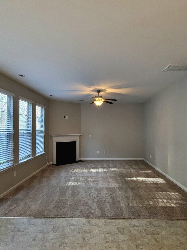 271 River Oak St