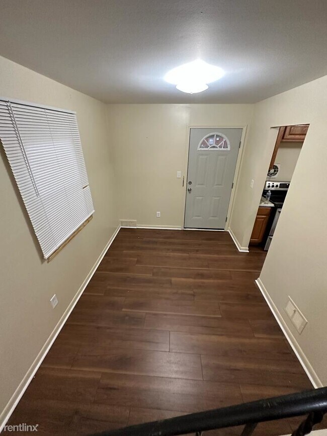 Photo - 2 br, 1.5 bath Condo - 7032 Garling Dr