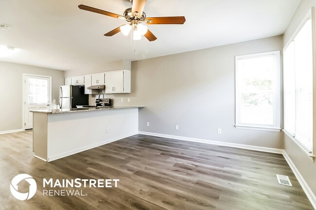 Photo - 104 Artesian Dr