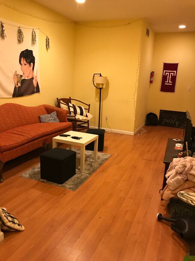 Photo - 1610 N Sydenham St Unidad 1