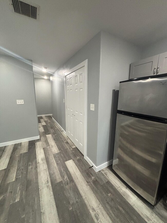 Photo - 8220 Crestview Dr