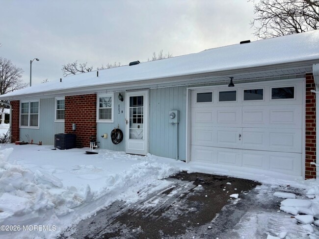 Building Photo - 802B Balmoral Ct