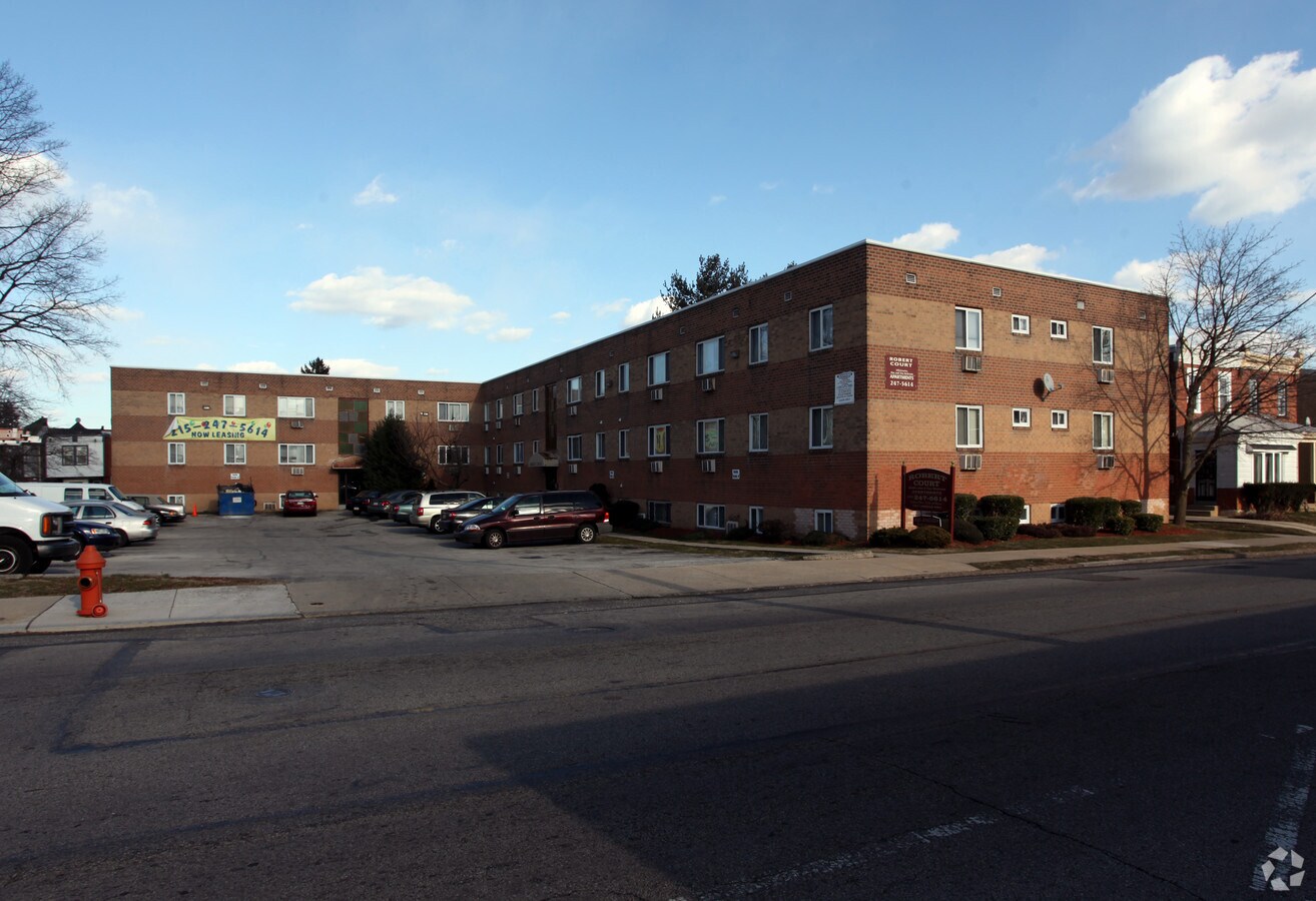Robert Court Apartments - Robert Court Apartments