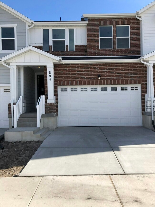 Photo - 192 W Silver Springs Dr