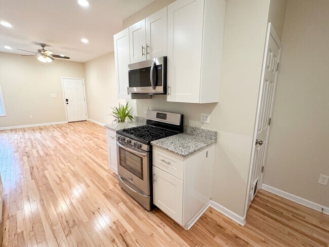 Photo - 294 46th St