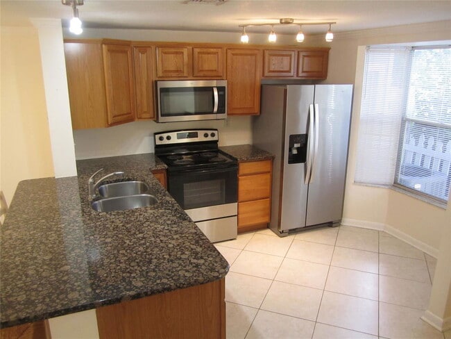 Building Photo - 2859 NE 15th St Rental