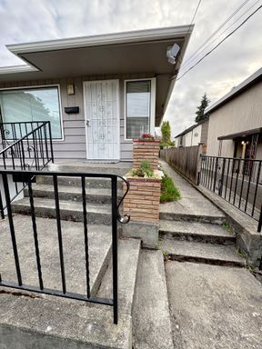 Photo - Wicked Cool Ballard Two Bed!