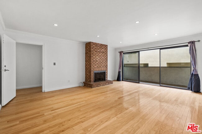 Photo - 1236 Wellesley Ave Unidad 2