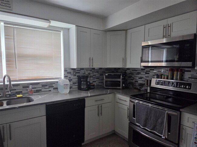 Photo - 2630 SW 49th Ct