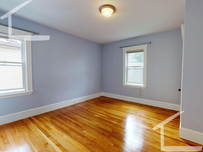Photo - 199 Lake St