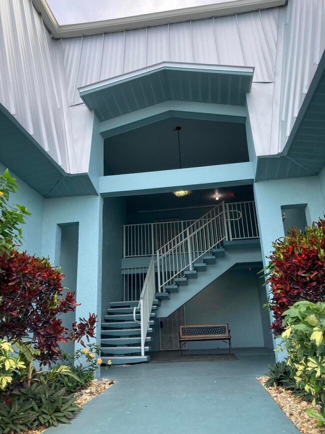 Building Photo - 950 S Kanner Hwy Unit E23