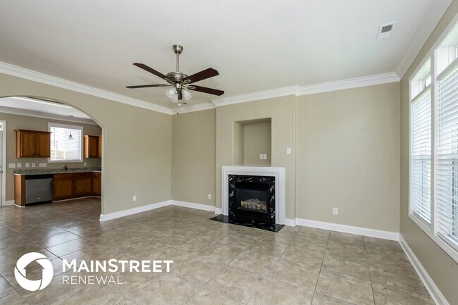 Photo - 10438 Hugue Way