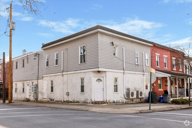 Building Photo - 418 N Darlington St Unit C Rental