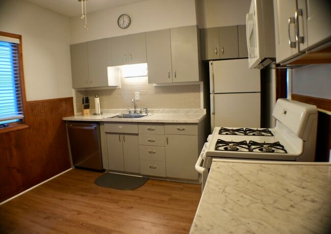 Photo - 41 Manchester Pl Unit 41 Manchester